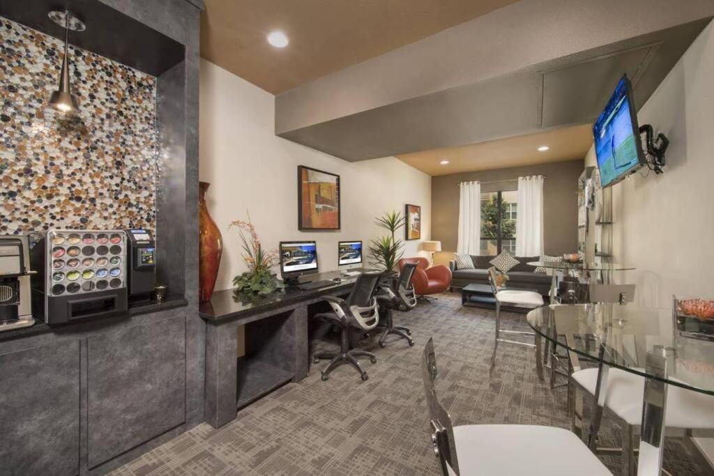 Blessed Home For Blessed Guests Austin Exterior foto